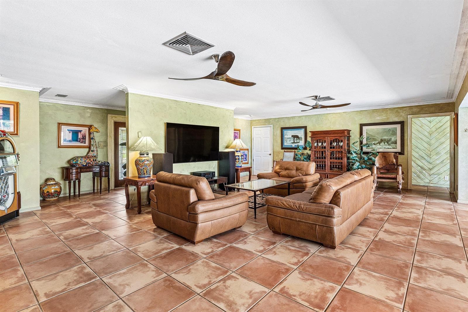 920 Emerald Row photo 6