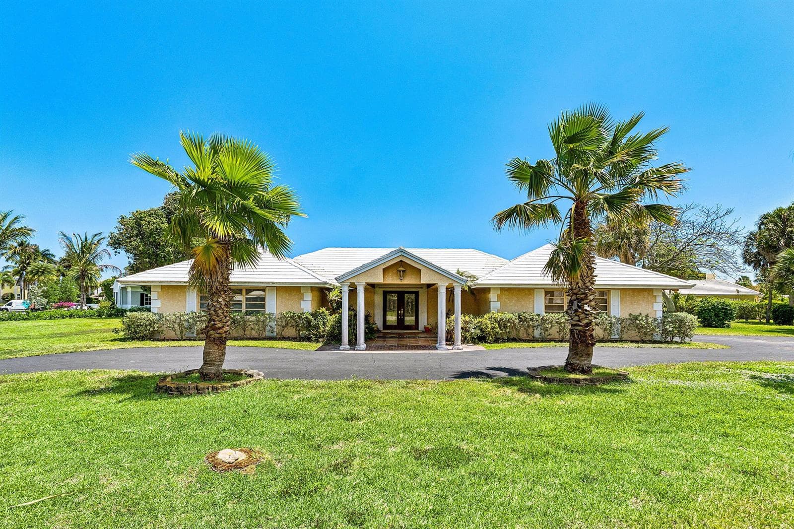 920 Emerald Row photo 4