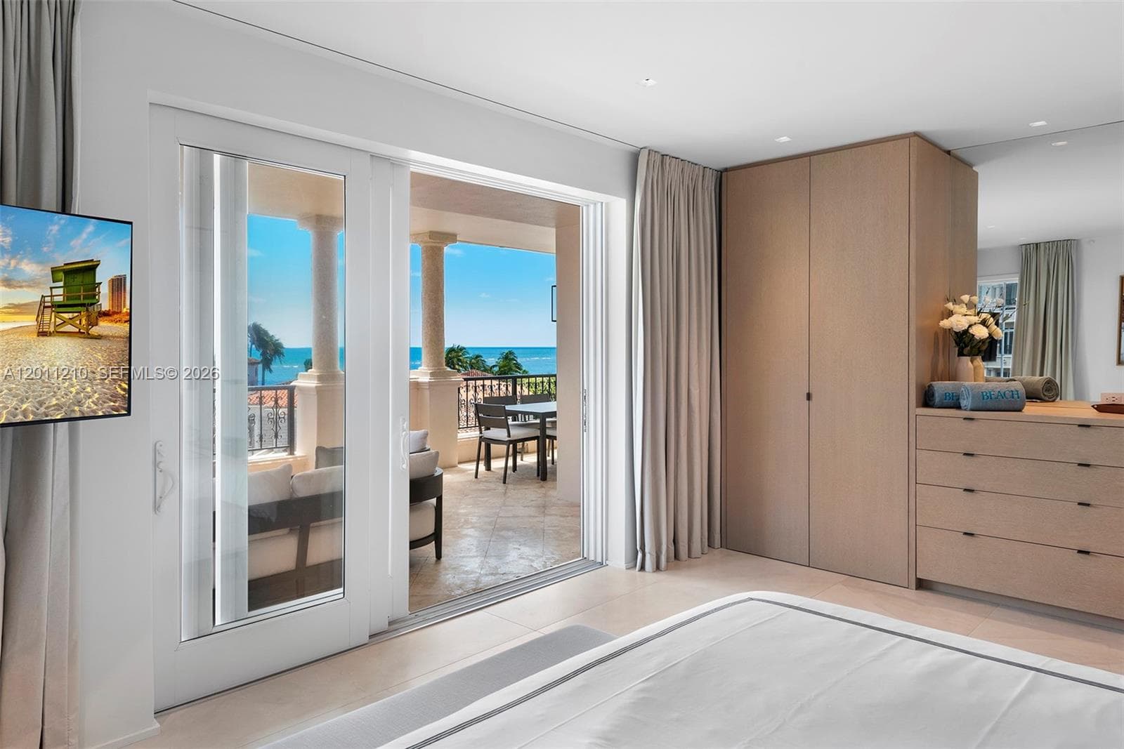 19242 Fisher Island Dr 19242 photo 14