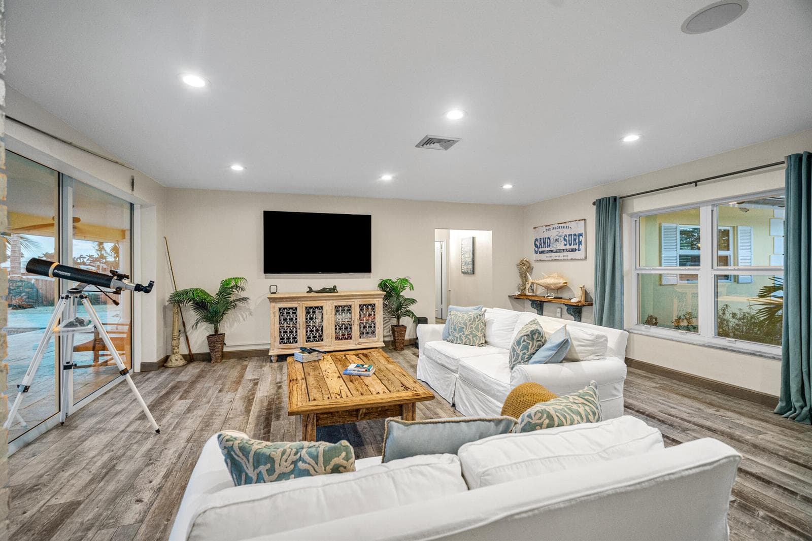 844 East Drive photo 6