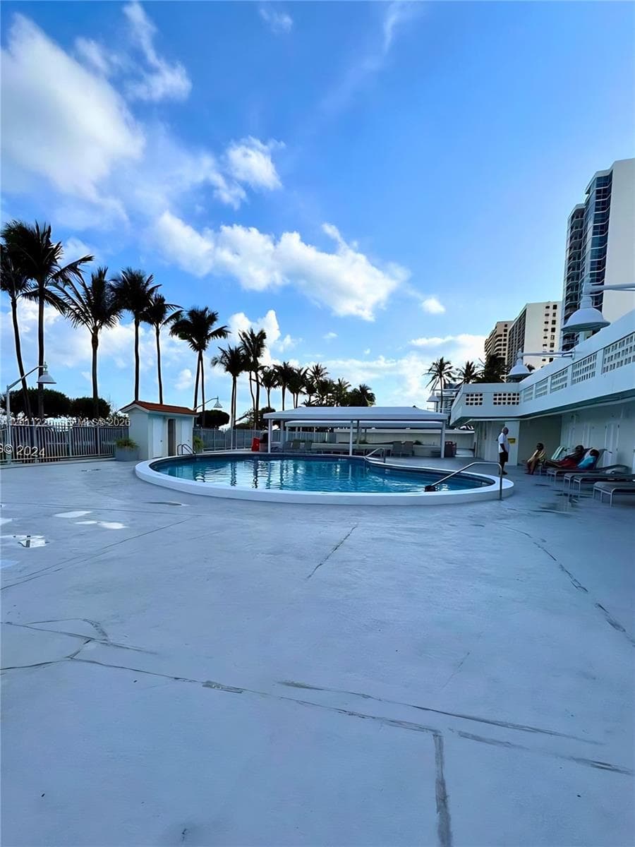 2899 Collins Ave 905 photo 17