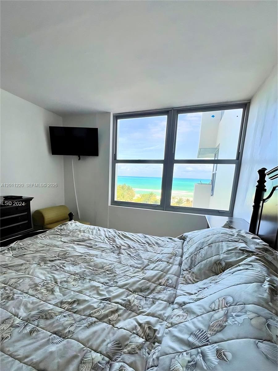 2899 Collins Ave 905 photo 7