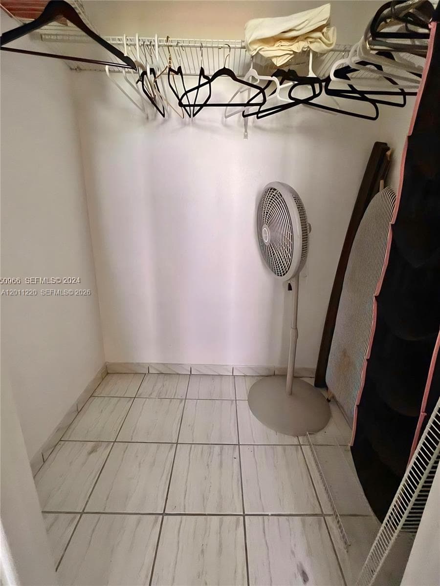 2899 Collins Ave 905 photo 9