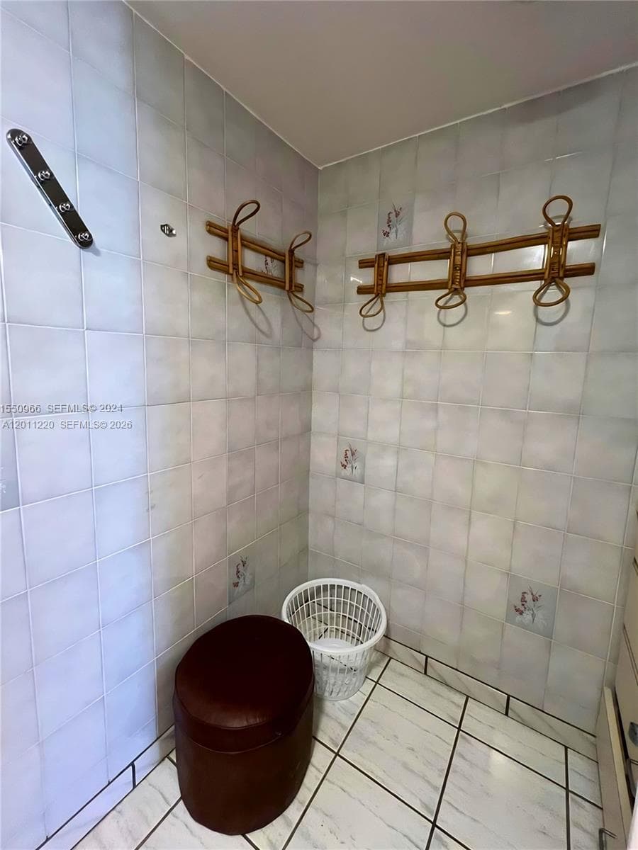 2899 Collins Ave 905 photo 15