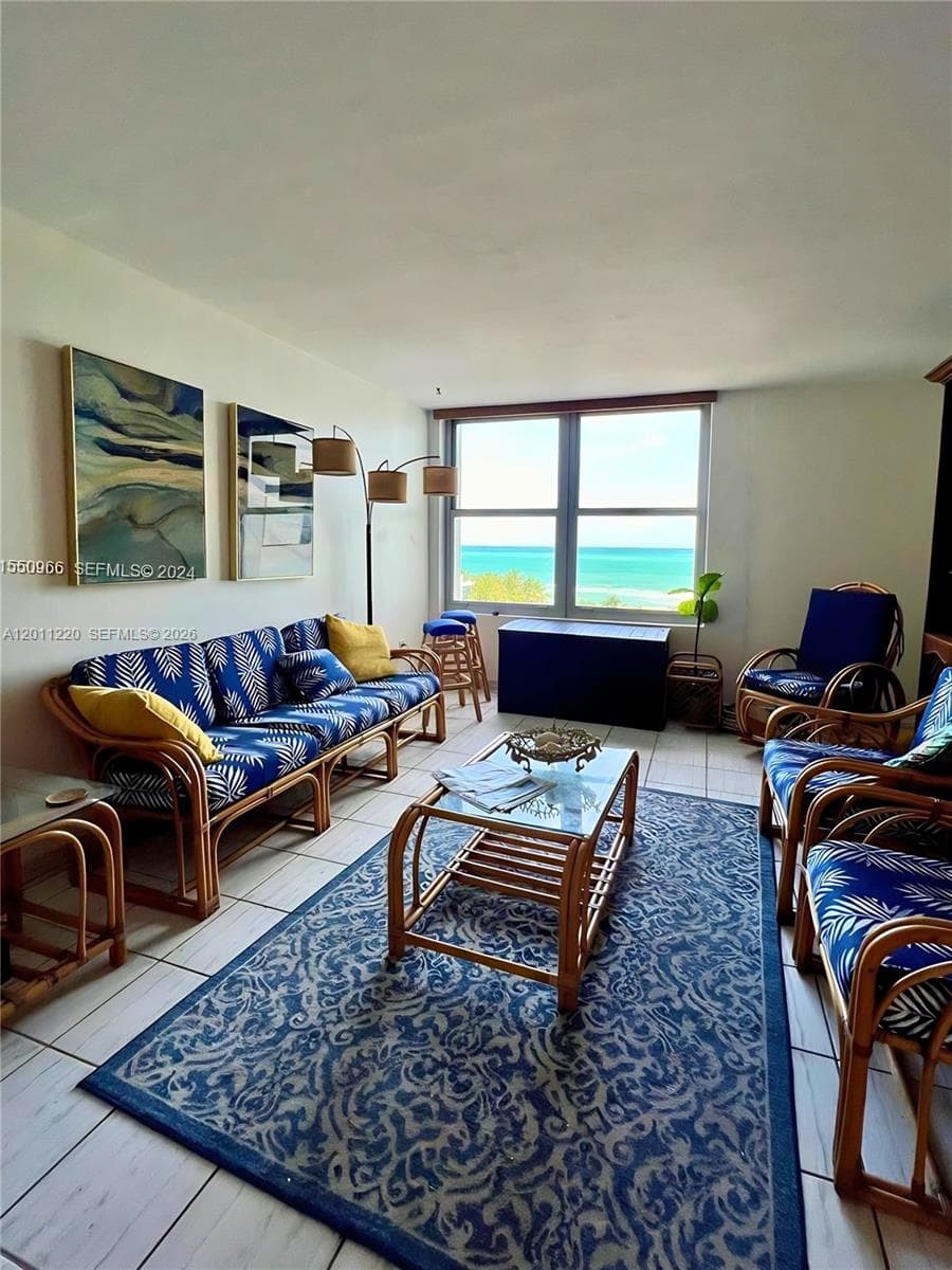 2899 Collins Ave 905 photo 4