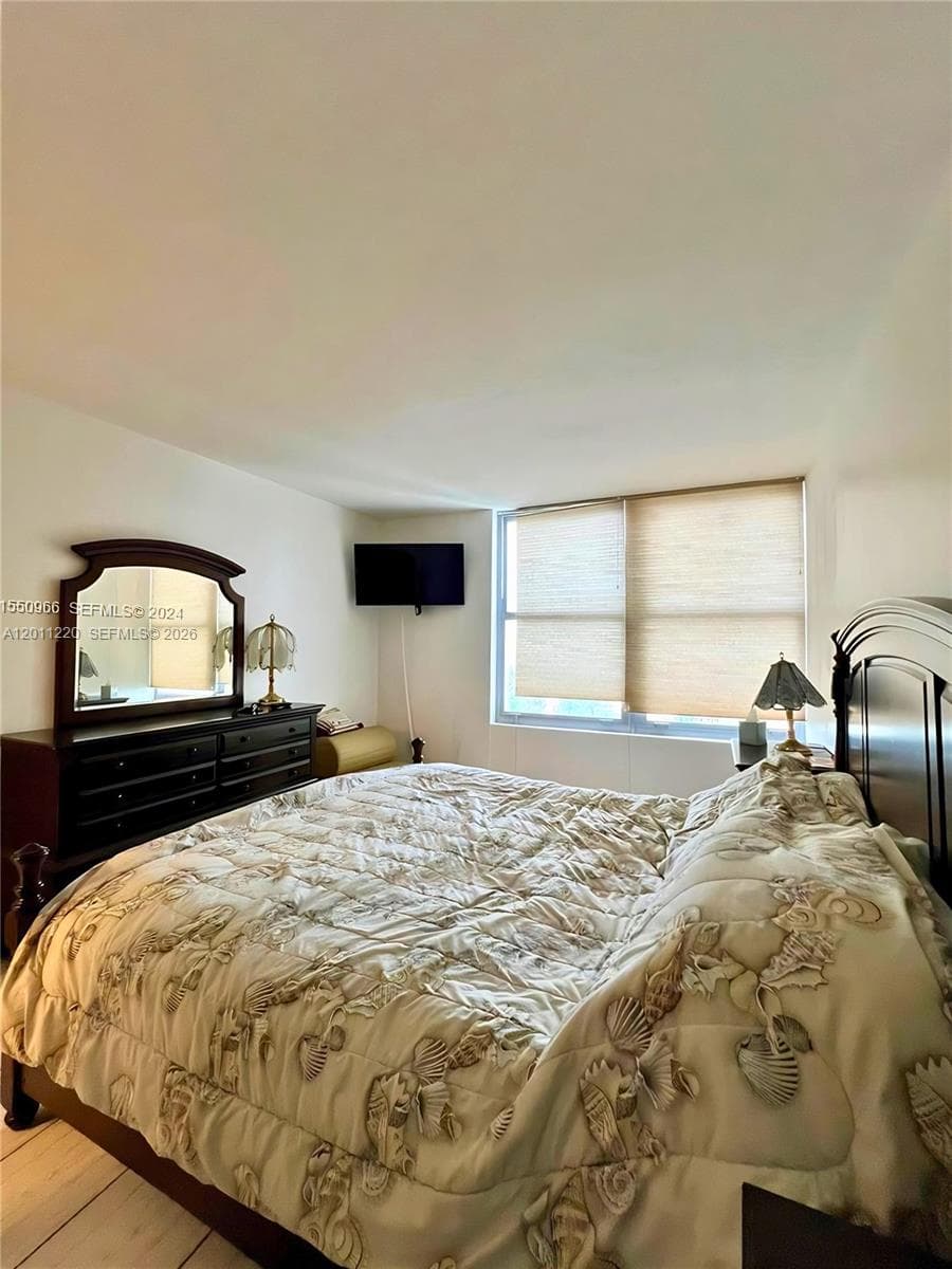 2899 Collins Ave 905 photo 8