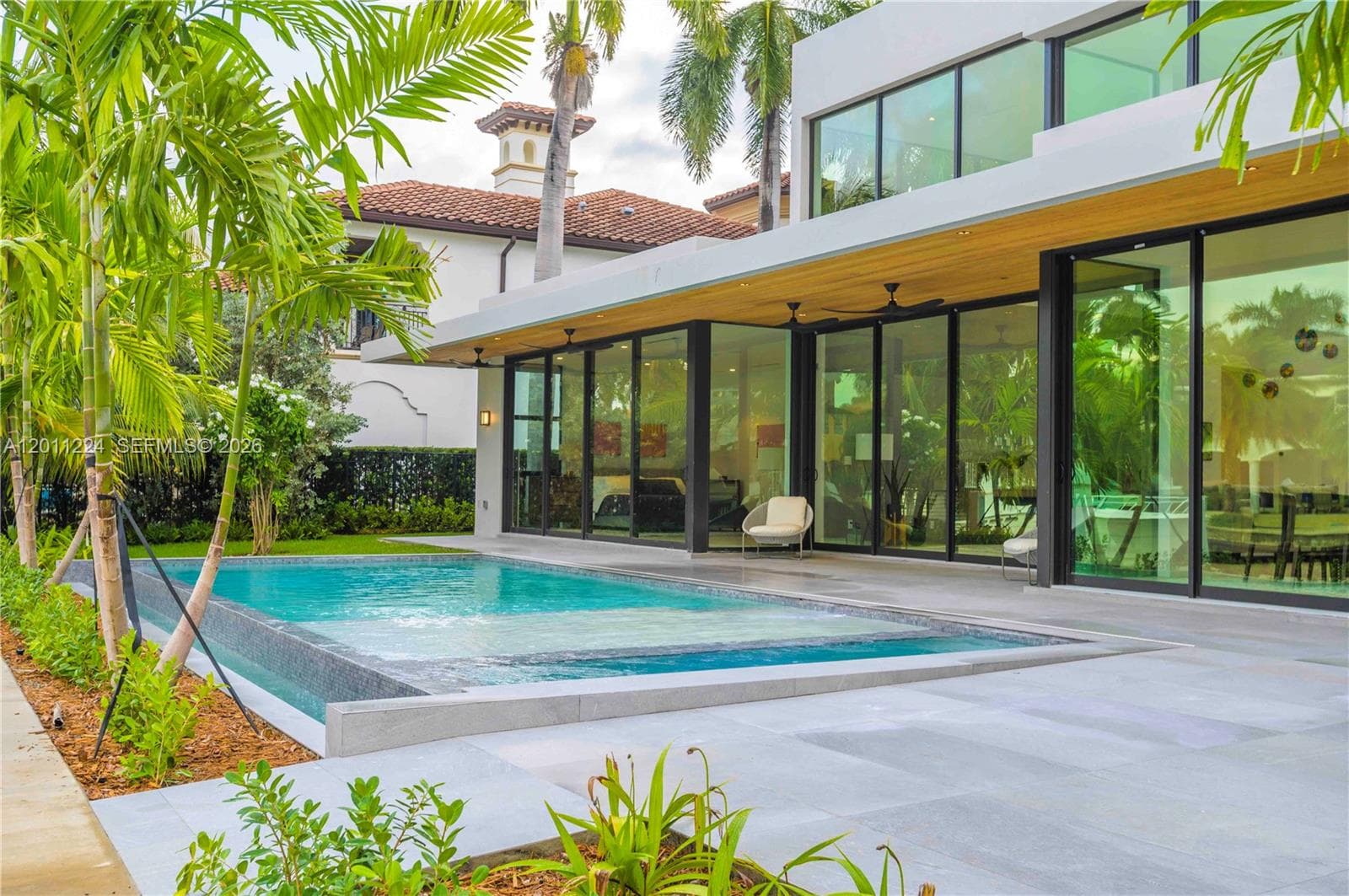 401 Royal Plaza Dr na photo 8