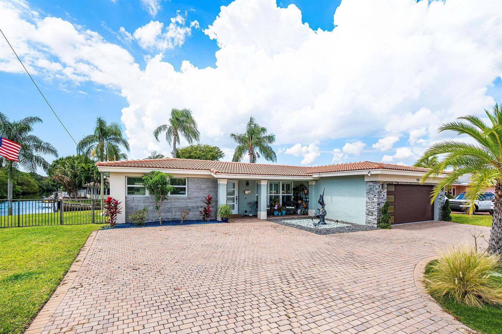 598 W Palmetto Park Road photo 3