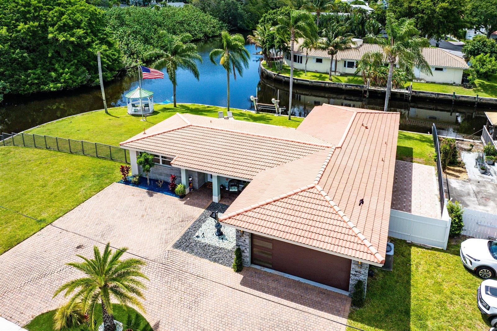 598 W Palmetto Park Road photo 1