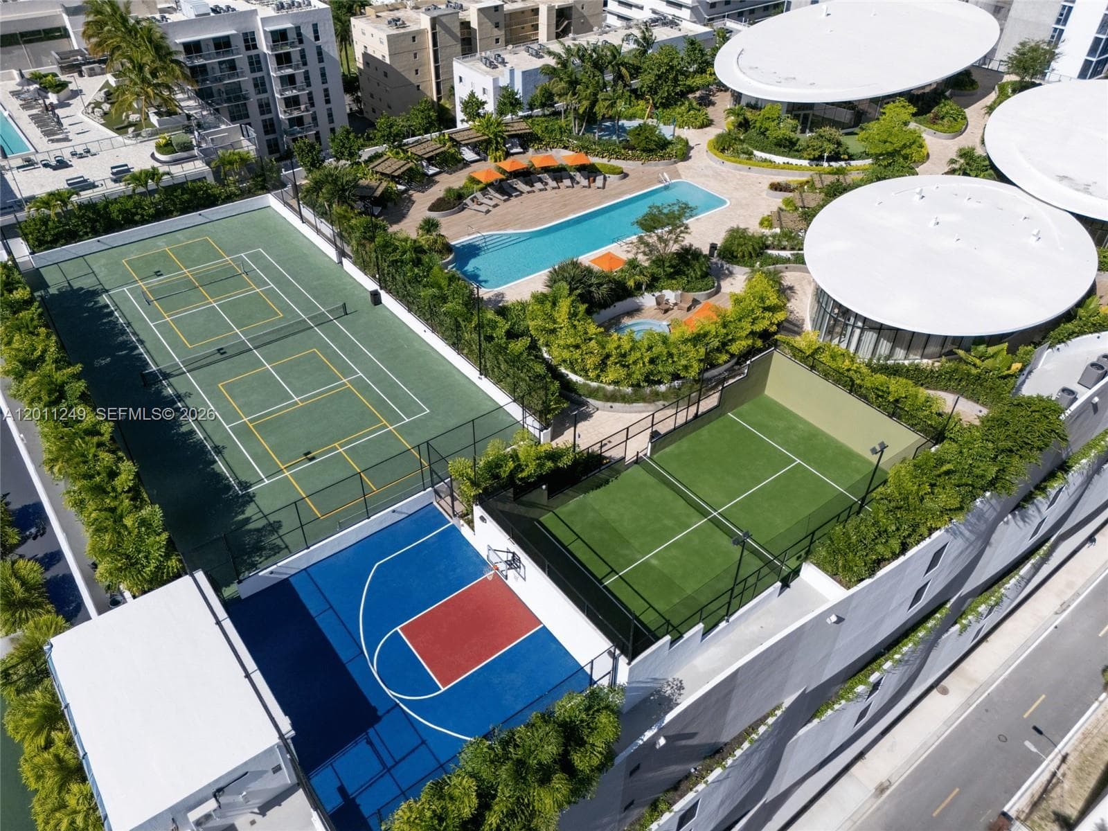 725 24th St 301 photo 16