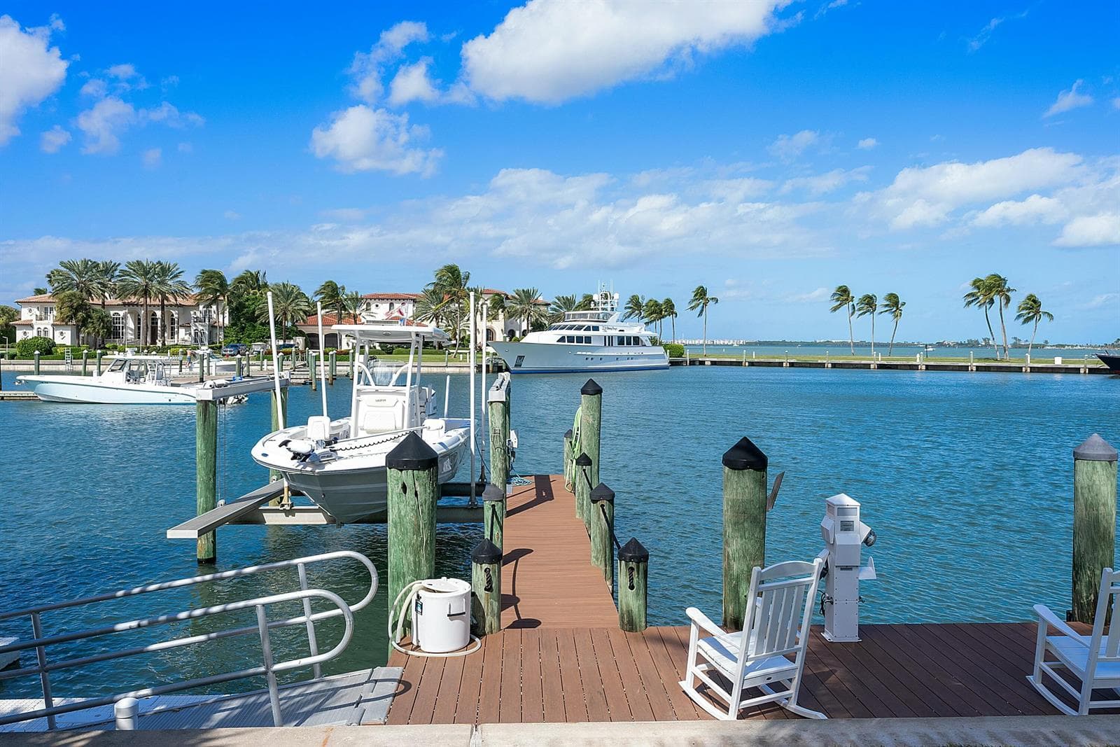 6879 SE South Marina Way photo 2