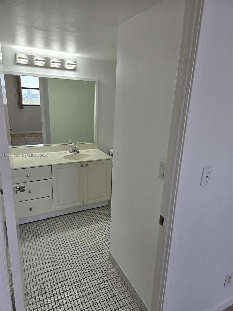 1207 photo 18