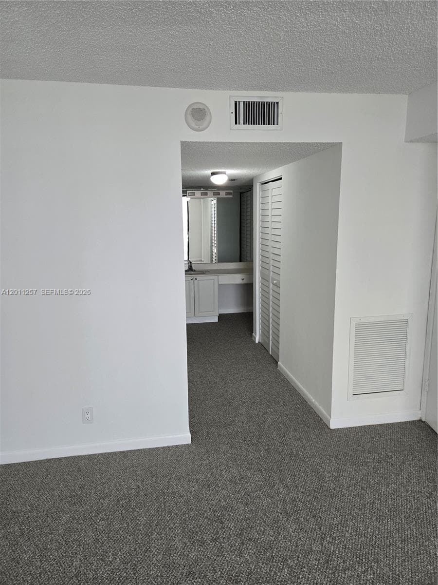 1207 photo 11