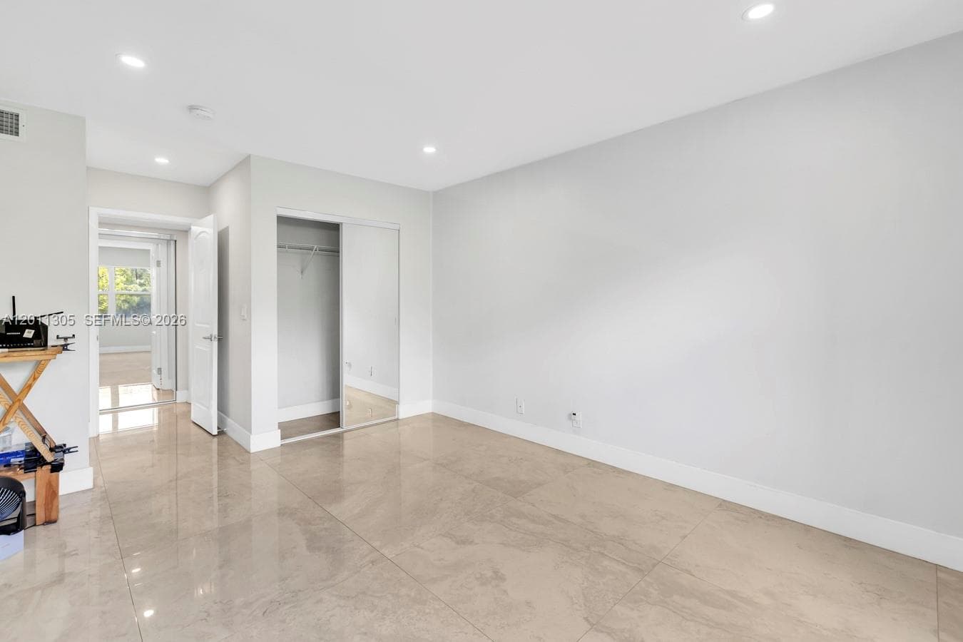 300 Diplomat Pkwy 204 photo 17