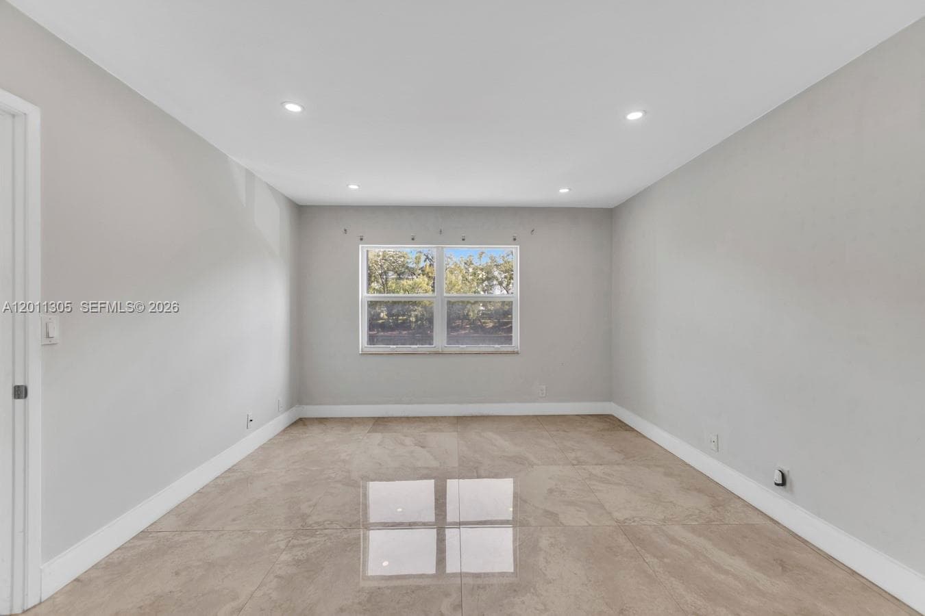300 Diplomat Pkwy 204 photo 10