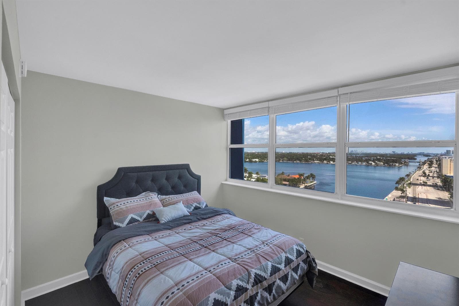 1400 S Ocean Drive 1702 photo 16