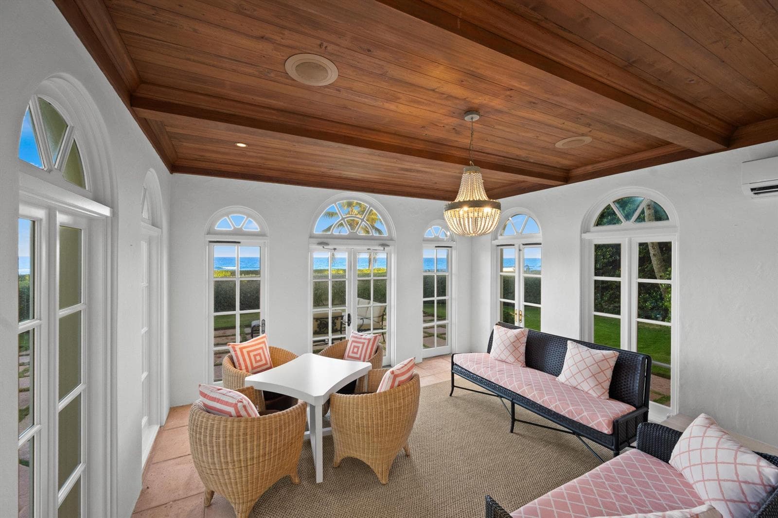 240 N Ocean Boulevard photo 17