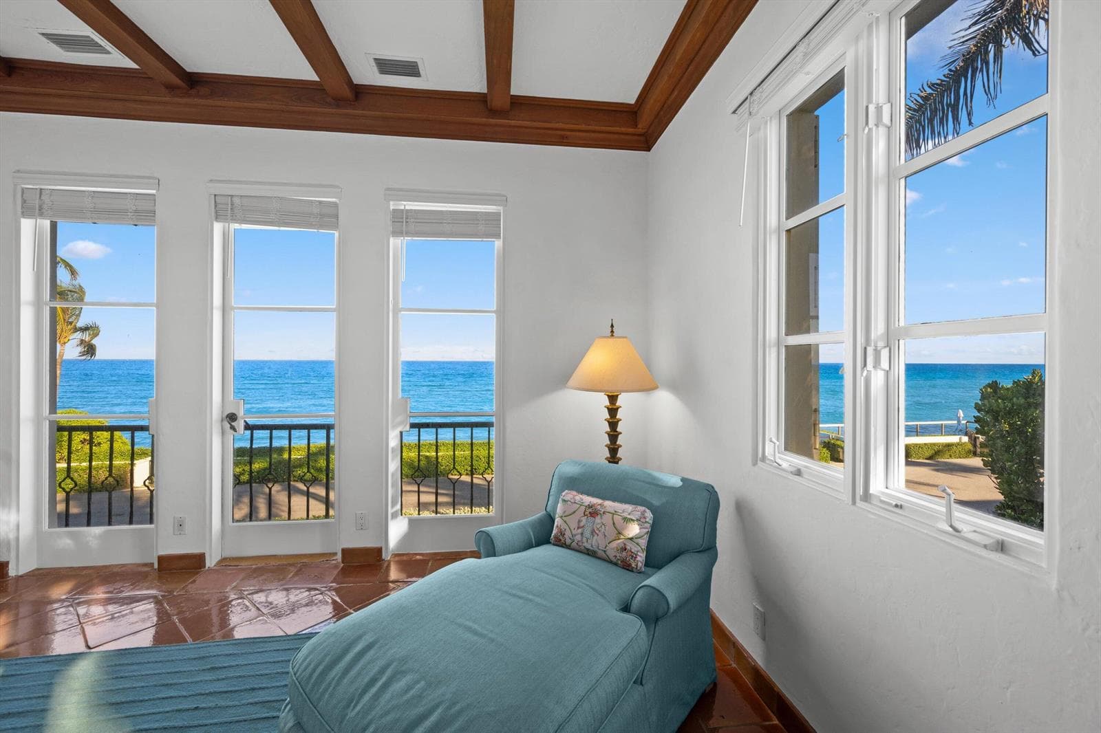 240 N Ocean Boulevard photo 22