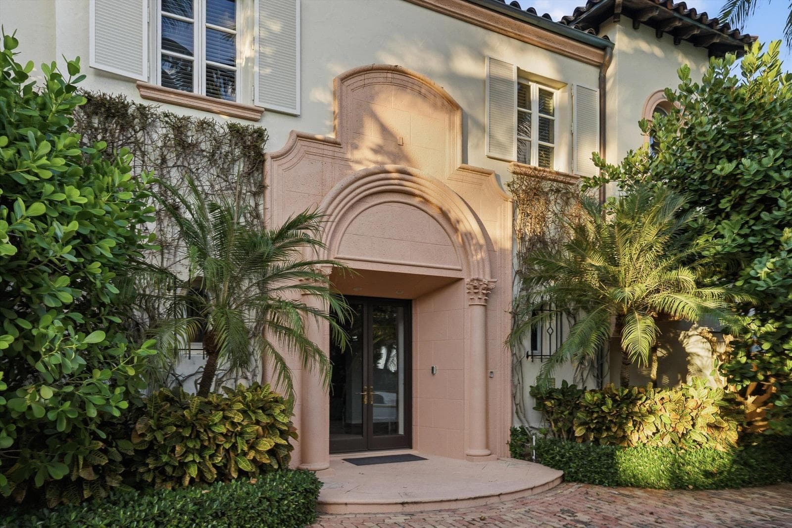 240 N Ocean Boulevard photo 3