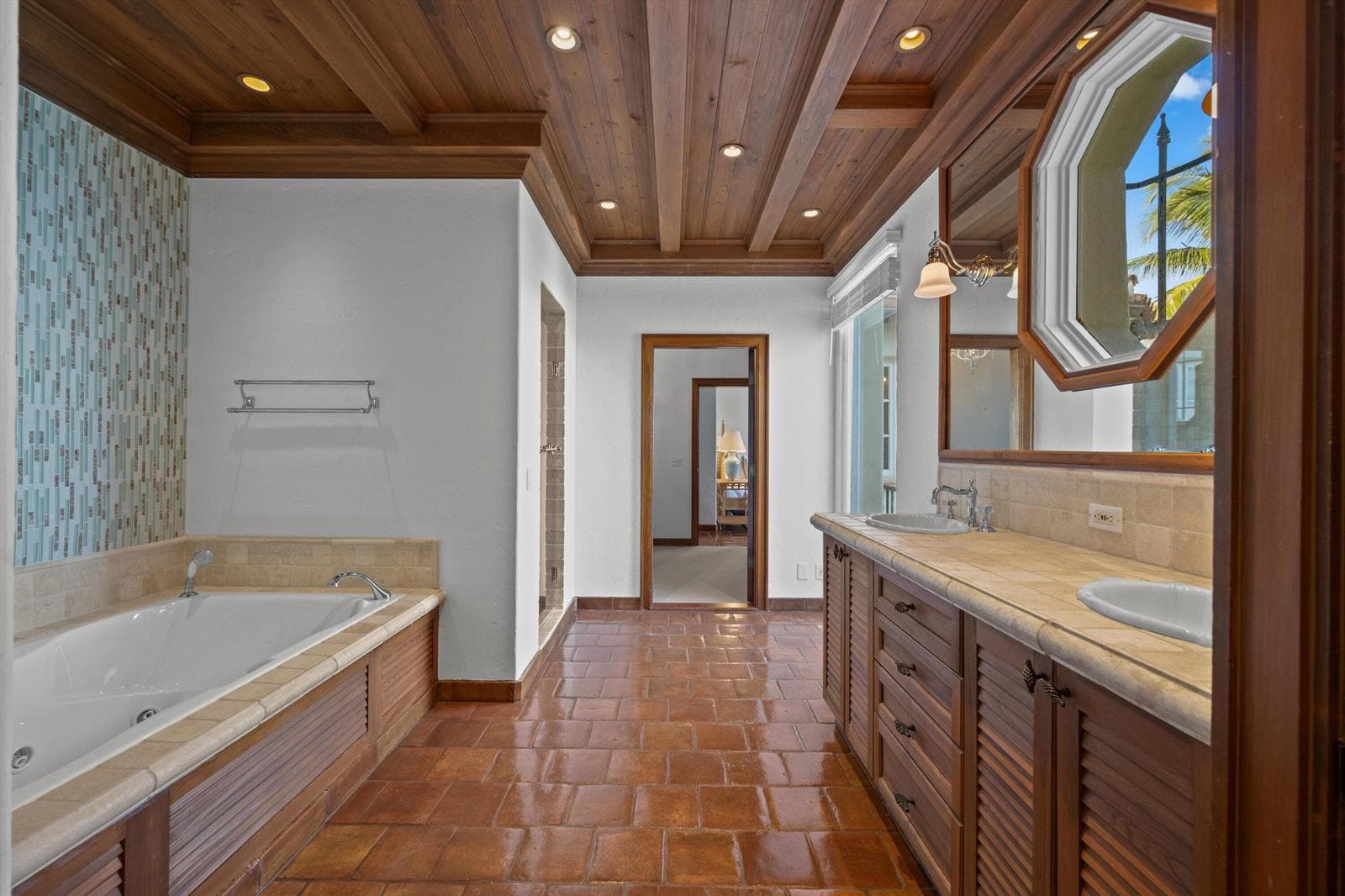 240 N Ocean Boulevard photo 24