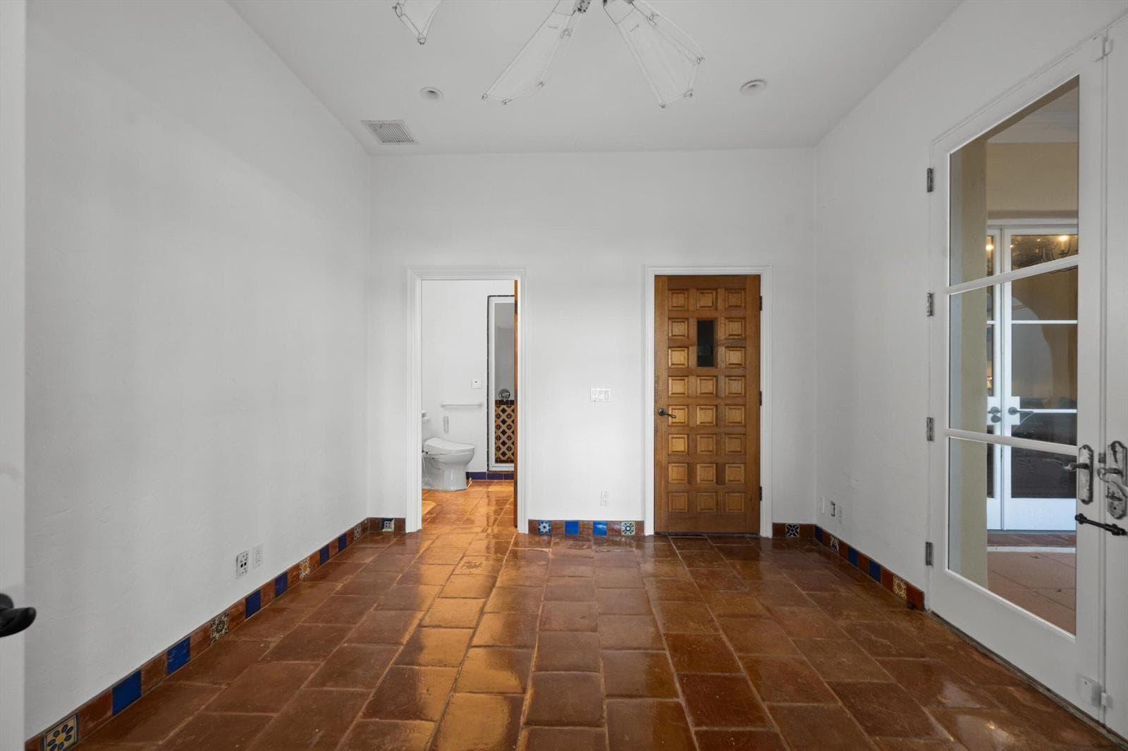 240 N Ocean Boulevard photo 18