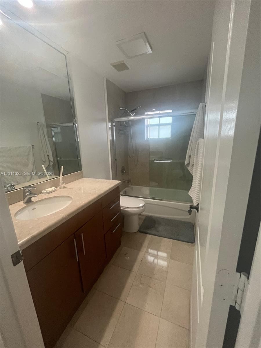 3915 168th St 3915 photo 2
