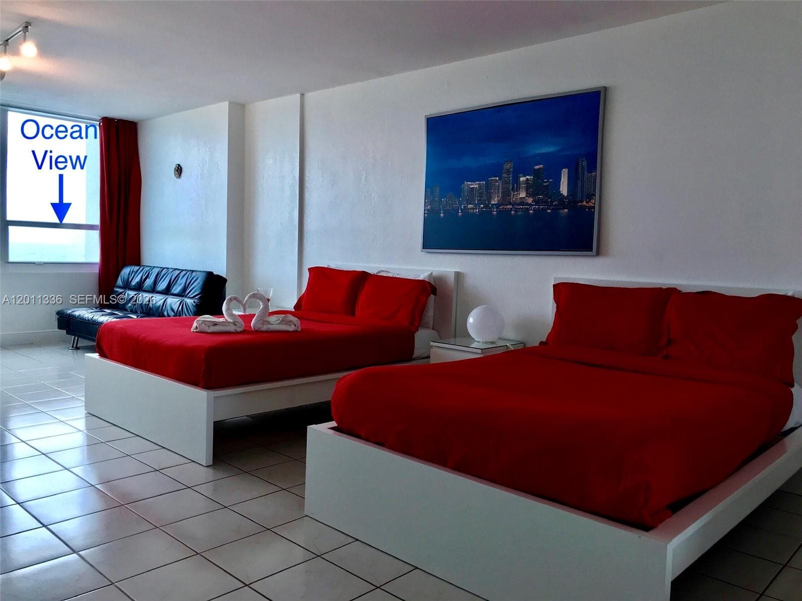 5445 Collins Ave 530 photo 2