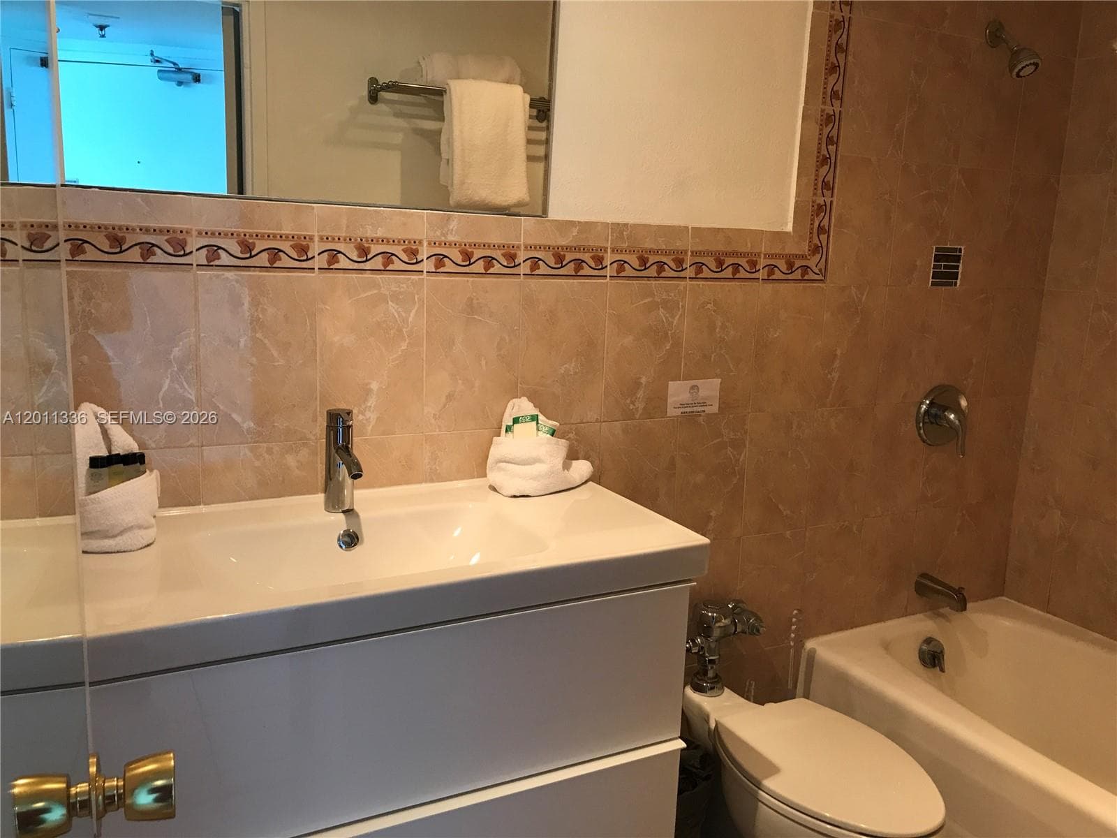 5445 Collins Ave 530 photo 17