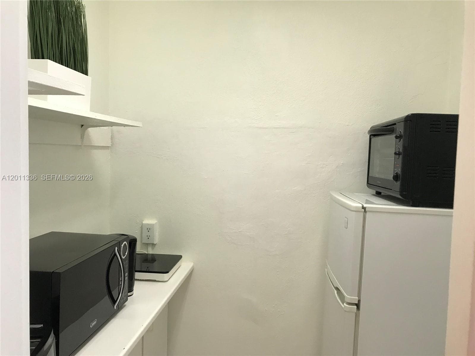 5445 Collins Ave 530 photo 5