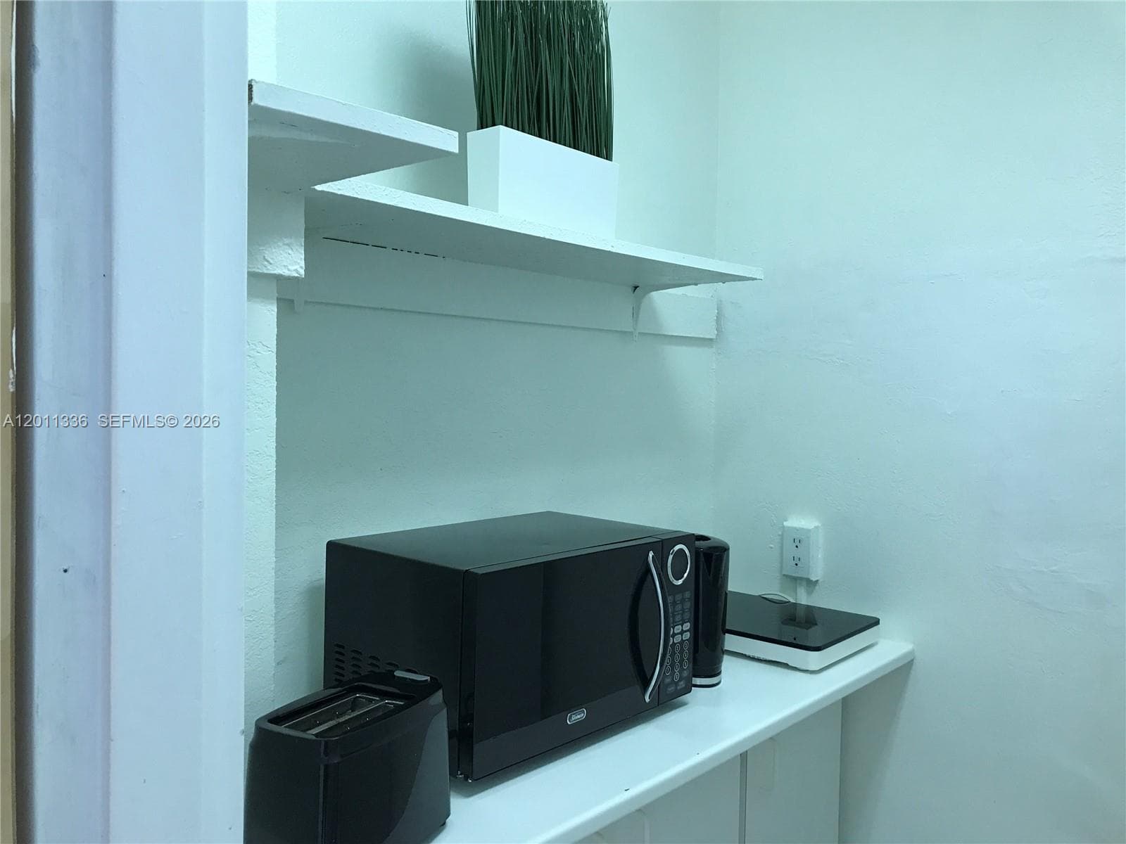 5445 Collins Ave 530 photo 4
