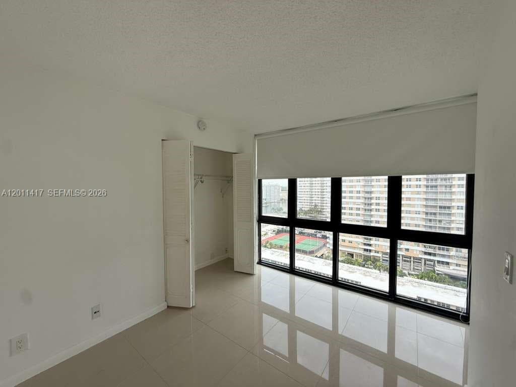 2049 Ocean Dr 1504 photo 5