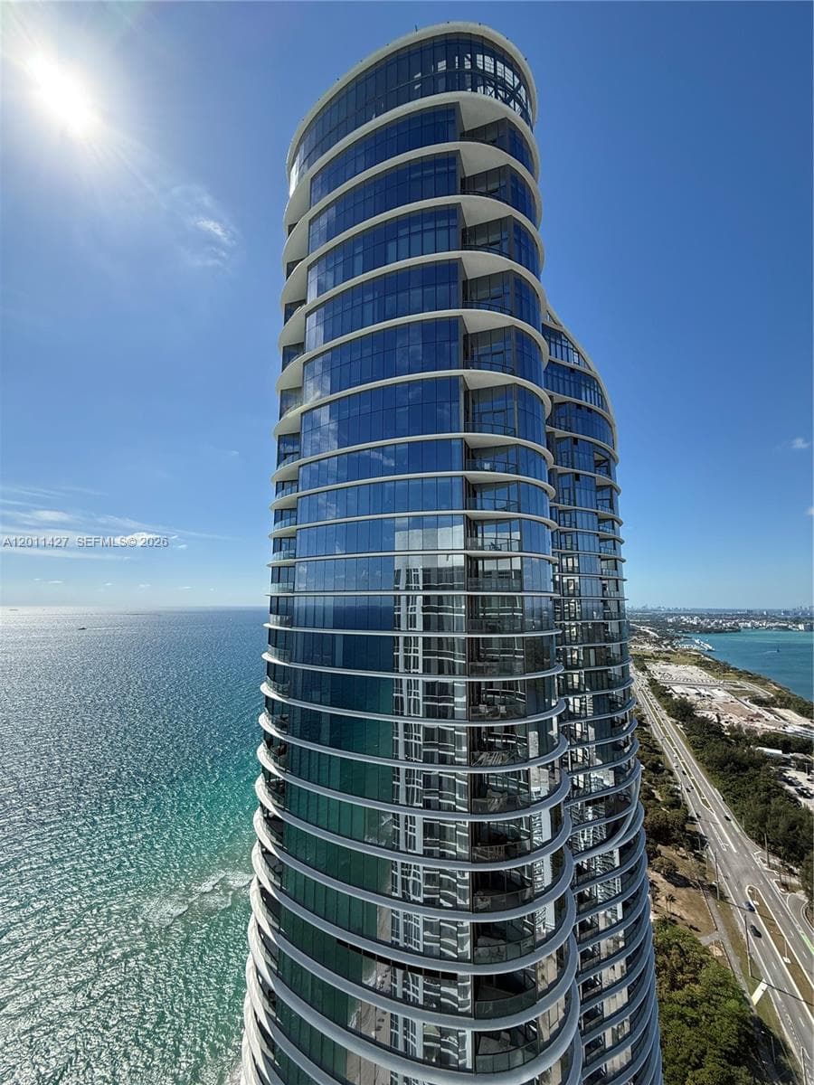 15811 Collins Ave 4207 photo 4
