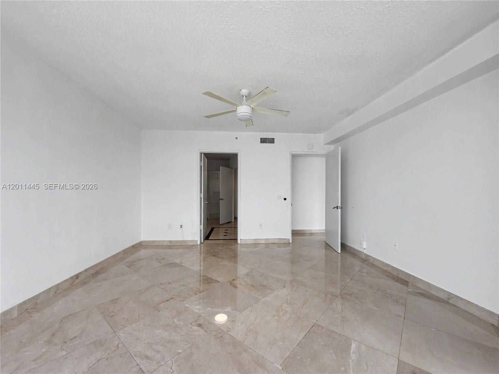 17555 Collins Ave 1502 photo 3