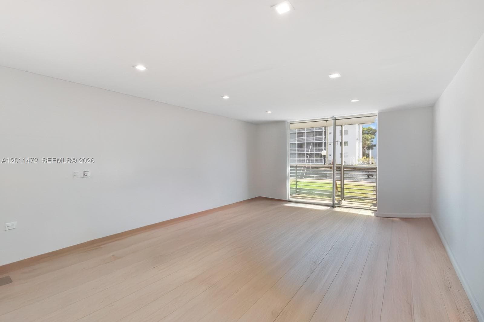 3750 NE 170th St 109 photo 2