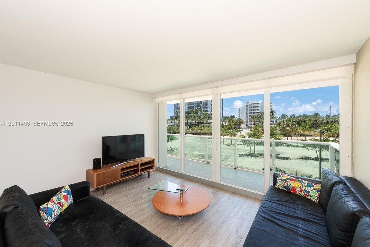 100 Bayview Dr 210 photo 6