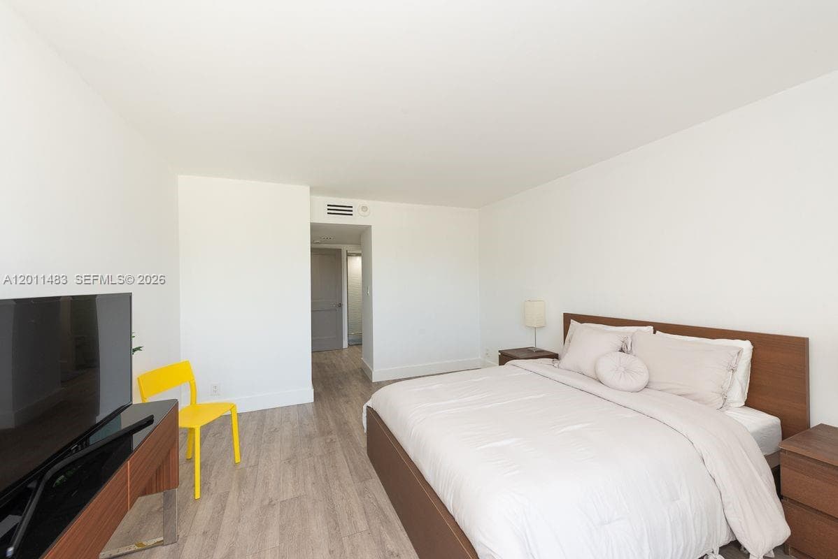 100 Bayview Dr 210 photo 11