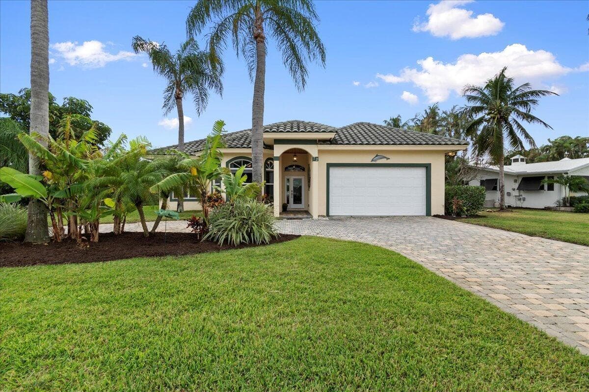 72 Waterway Road photo 2