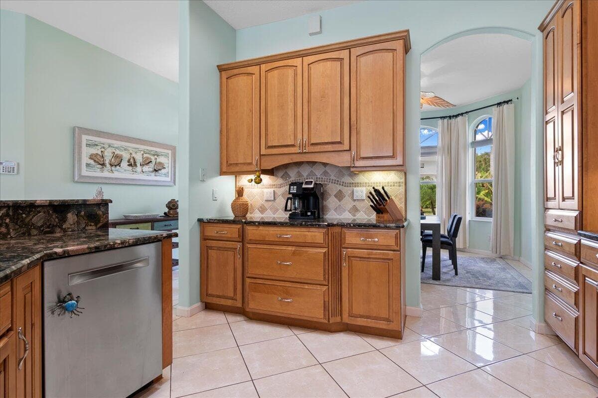 72 Waterway Road photo 6