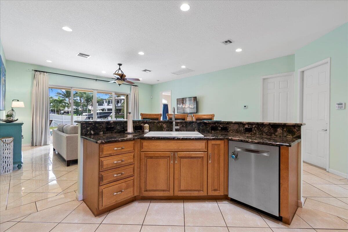 72 Waterway Road photo 7