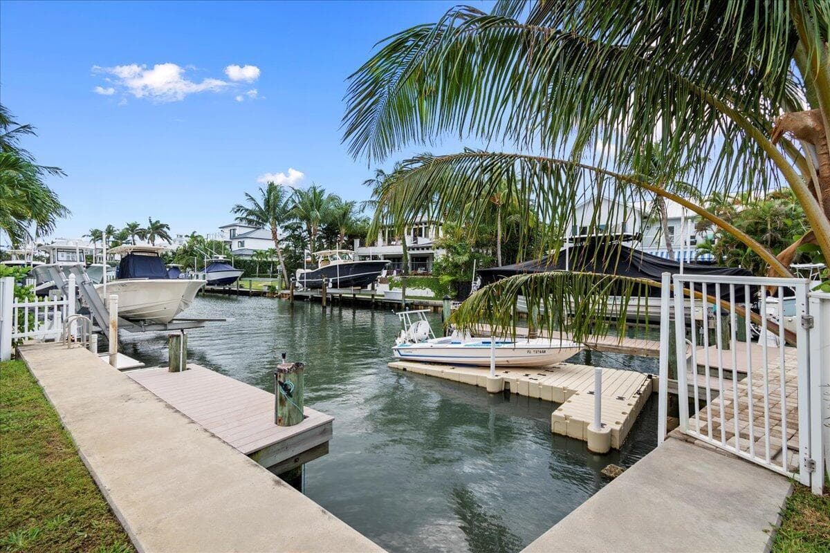 72 Waterway Road photo 3