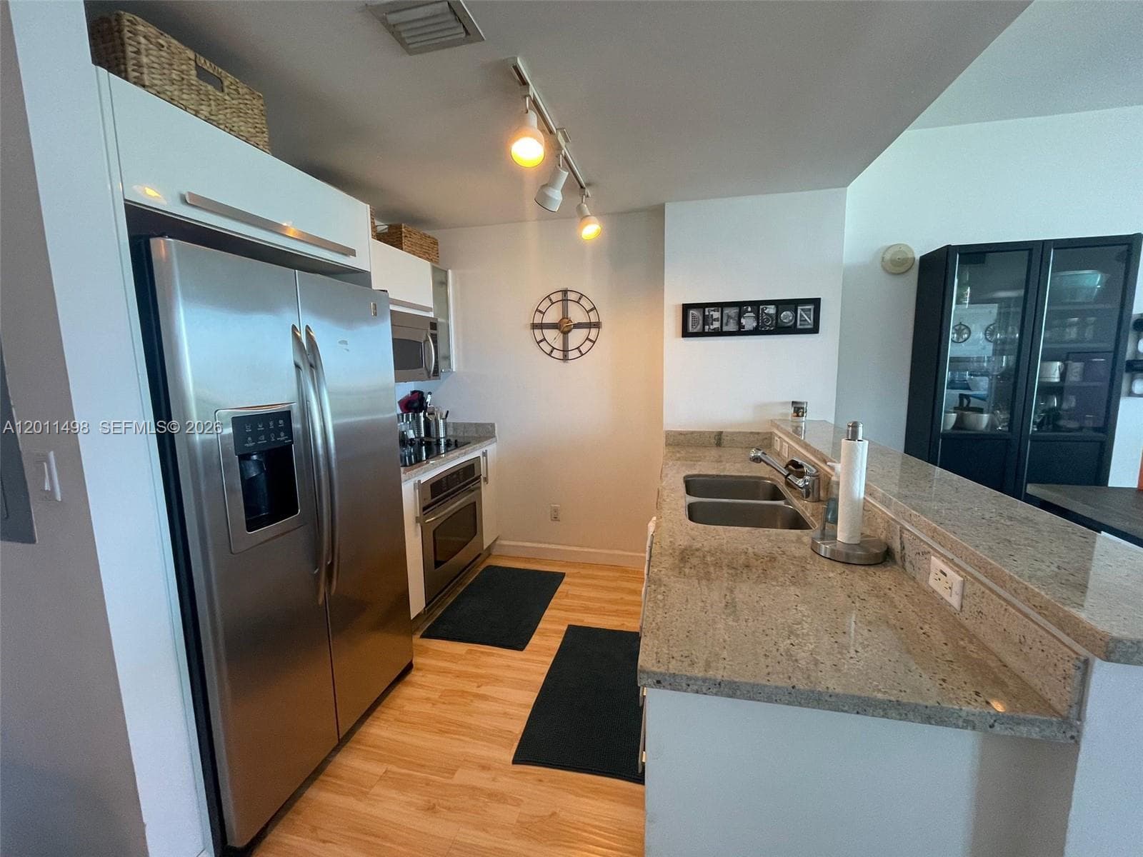 601 36th St 1705 photo 5