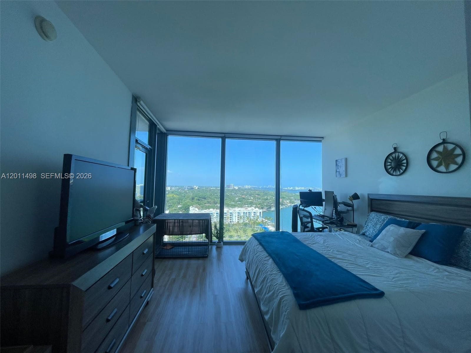 601 36th St 1705 photo 10