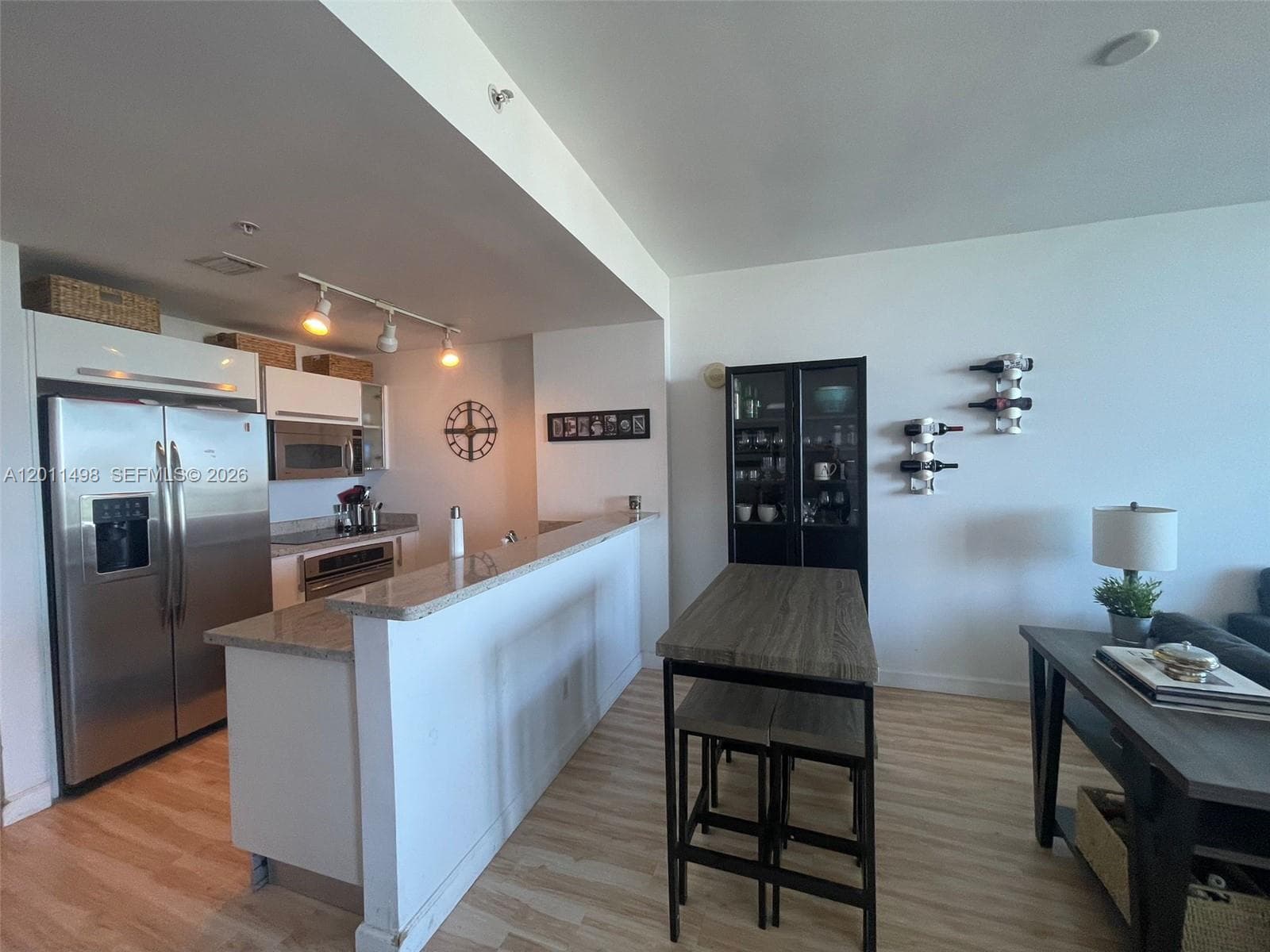 601 36th St 1705 photo 4