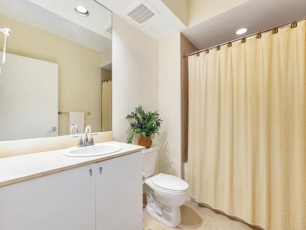 1551 N Flagler Drive 903 photo 12