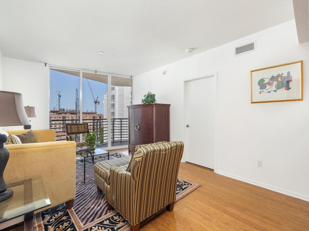 1551 N Flagler Drive 903 photo 4