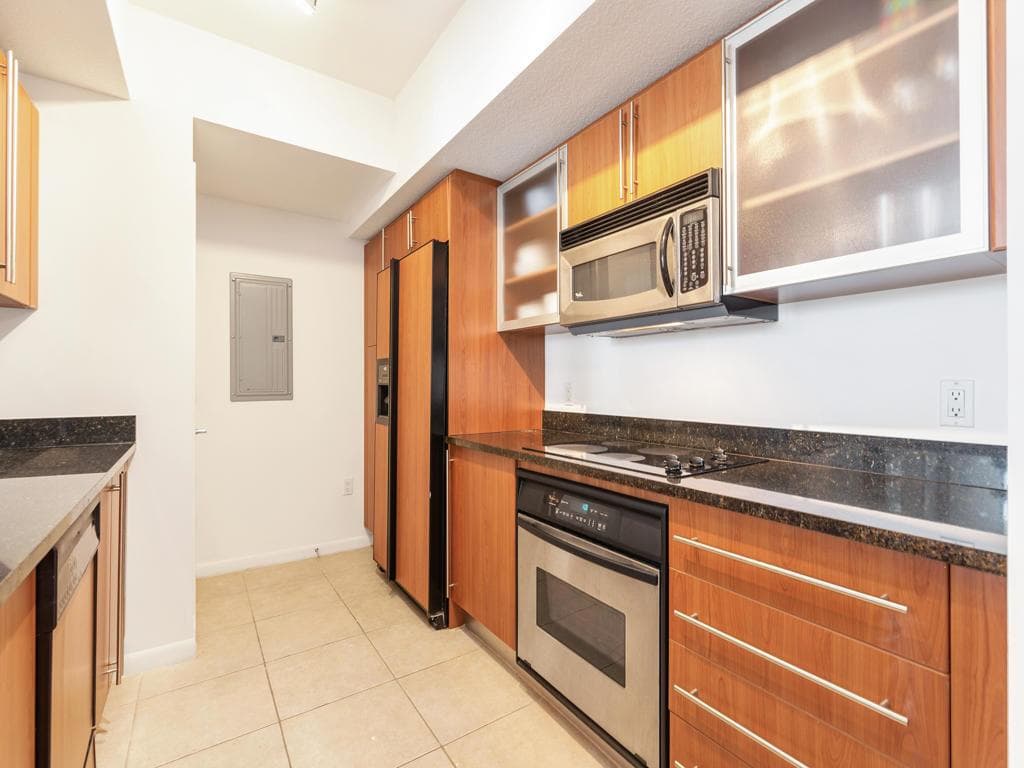 1551 N Flagler Drive 903 photo 8