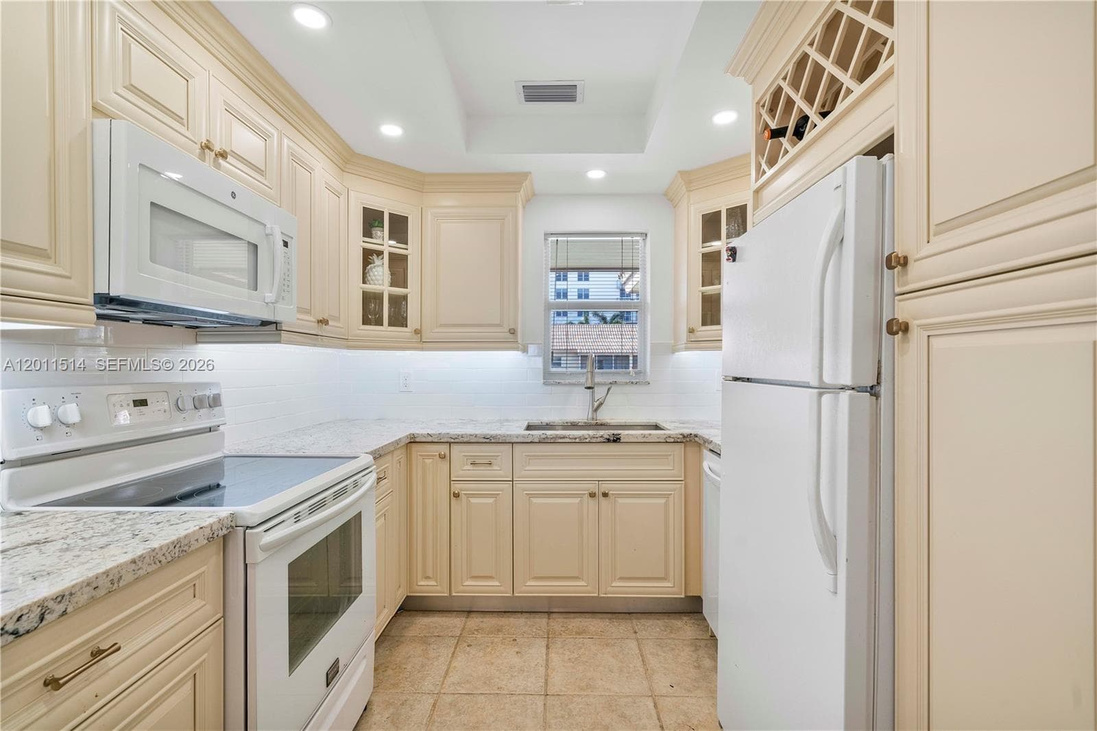 2600 Diana Dr 311 photo 10