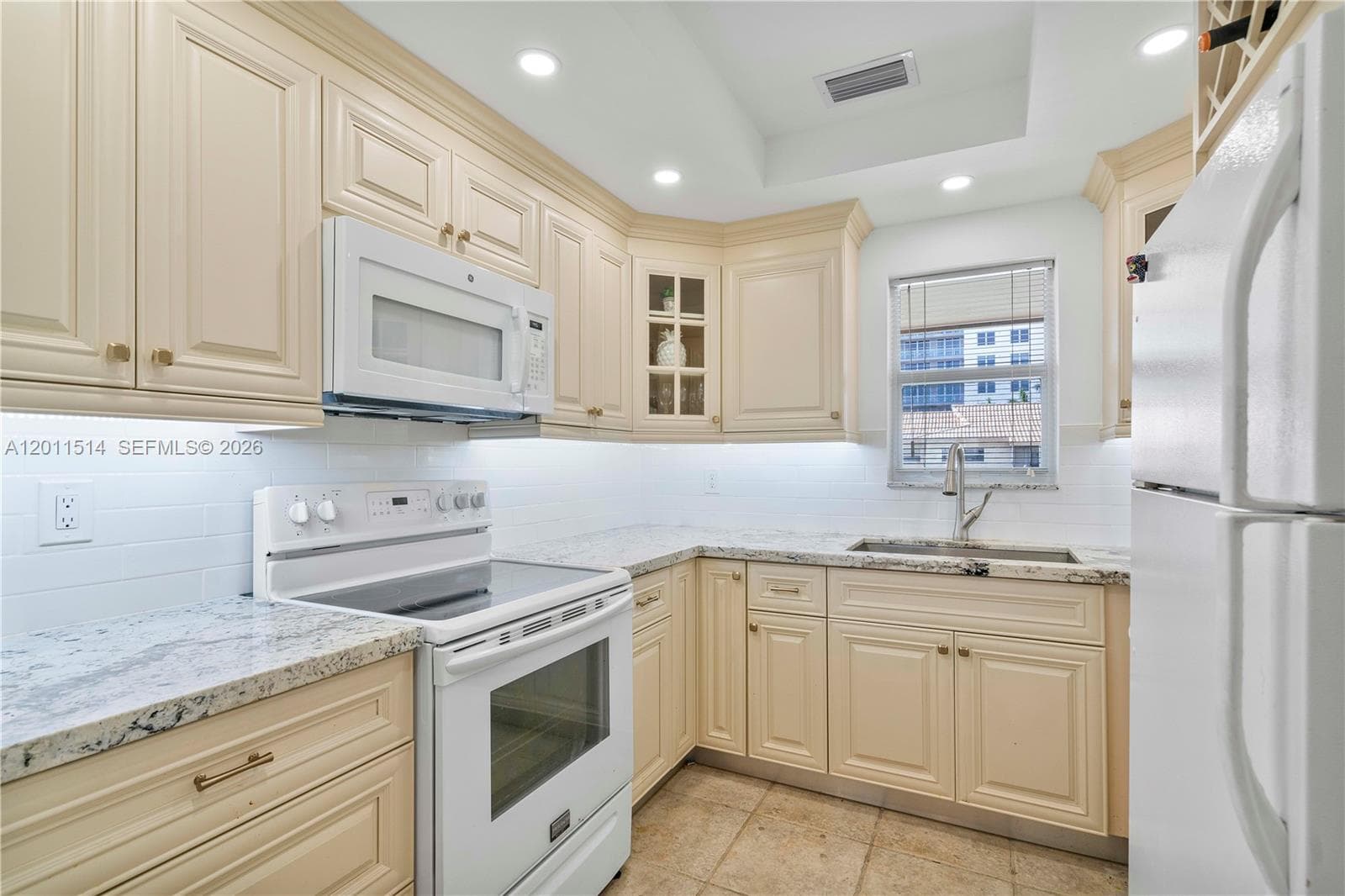2600 Diana Dr 311 photo 11
