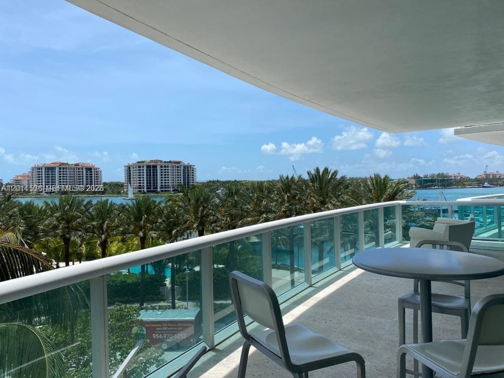 1000 Pointe Dr 405 photo 1