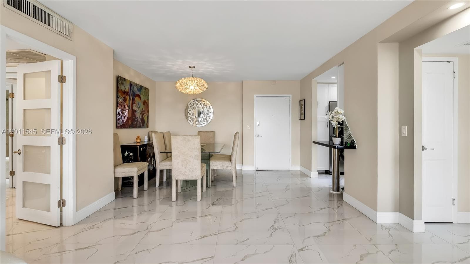 3140 Ocean Dr (Avail Now- Nov 15, 2026) 2411 photo 9
